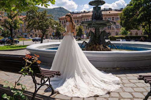 https://elisebride.ro/images/stories/virtuemart/product/20 Helen       (2).jpg